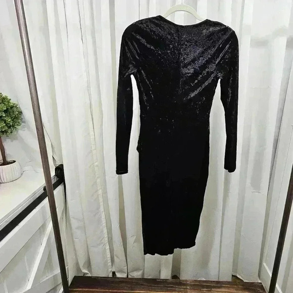 Club London Womens Size 4 Black Velvet and Stitched Floral Design Dress NWT - Picture 2 of 12